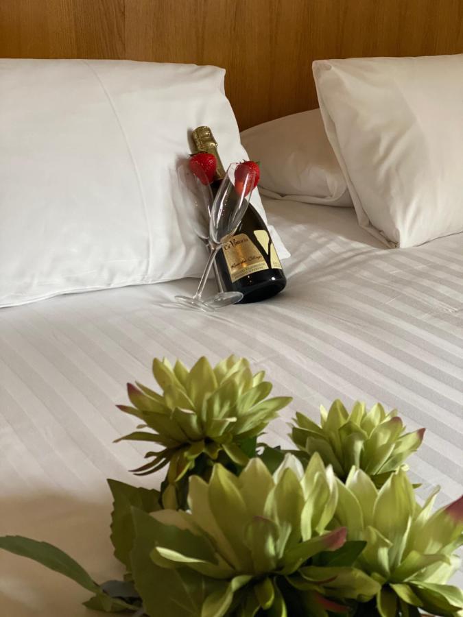 Rooms At 1703 格伦罗西斯 外观 照片