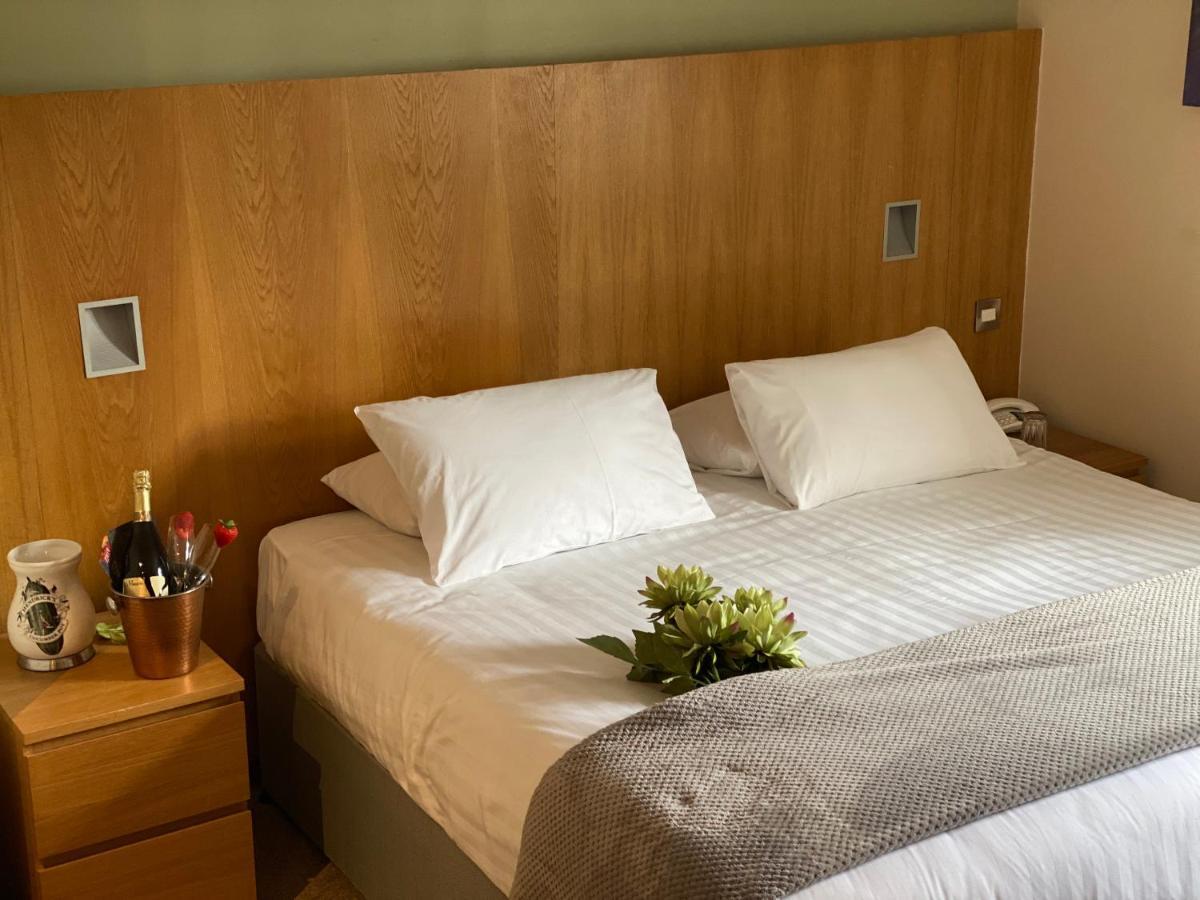 Rooms At 1703 格伦罗西斯 外观 照片