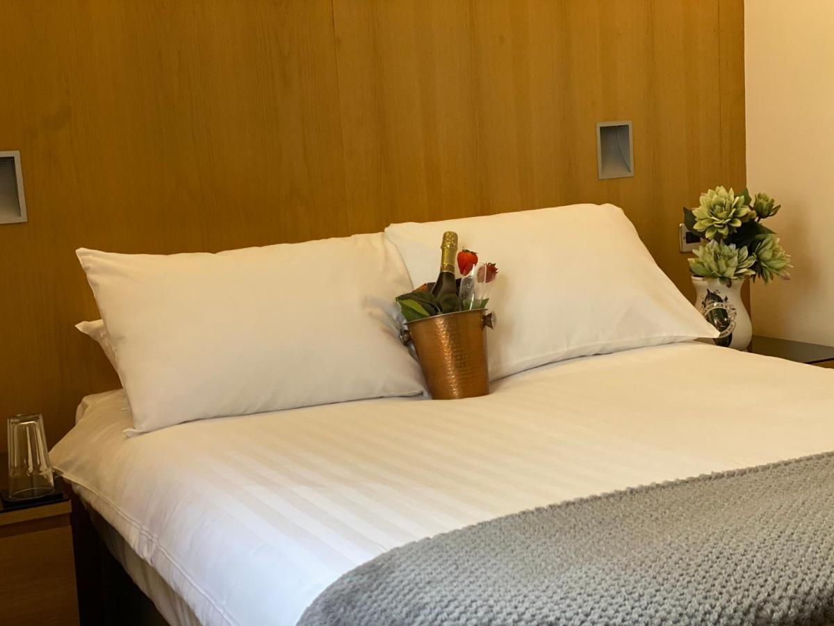 Rooms At 1703 格伦罗西斯 外观 照片